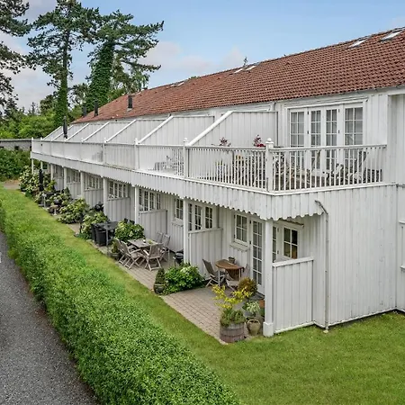 Front In Nykobing Sj